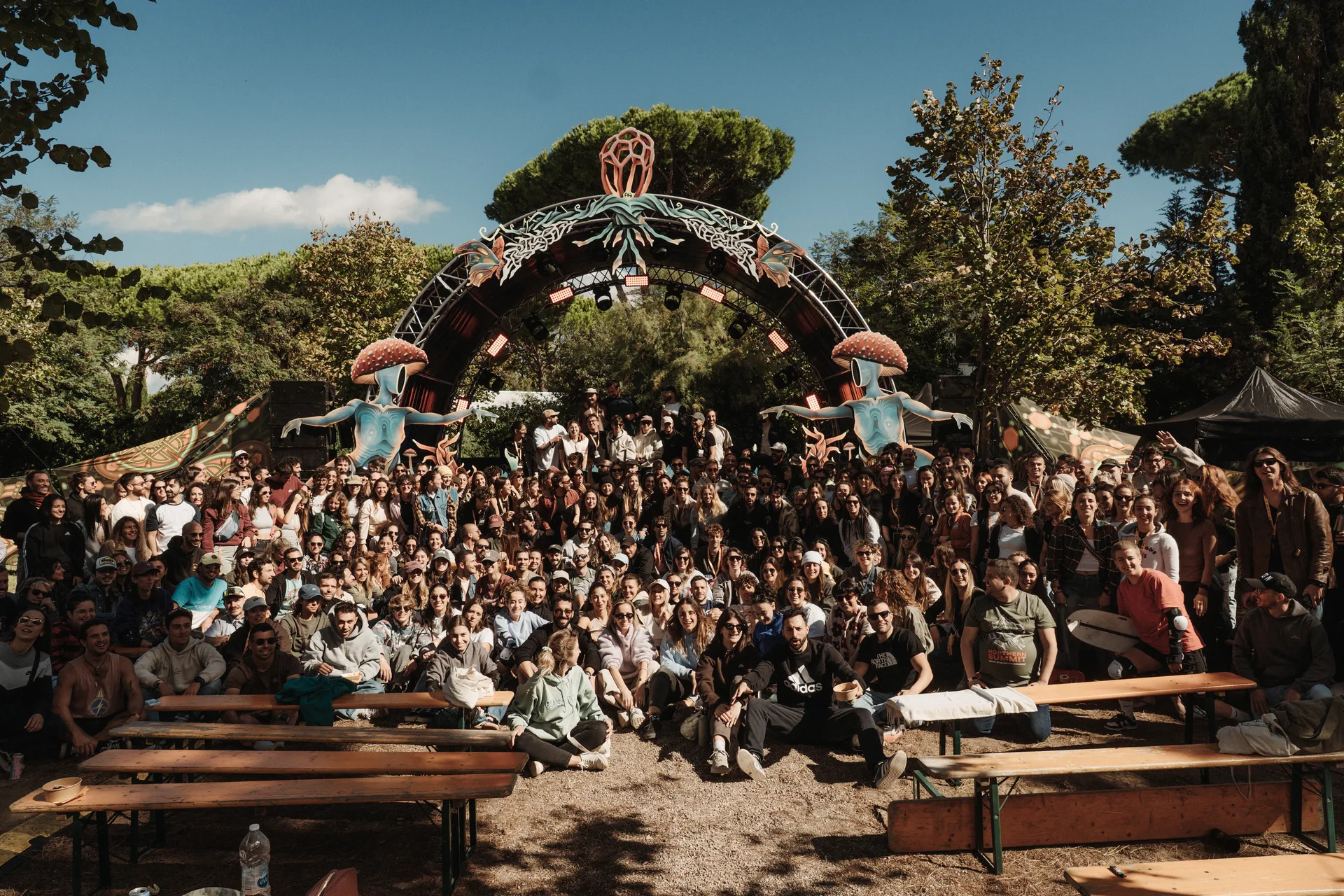 Partecipanti al MeetUp Festival durante attività outdoor a Marina di Ravenna